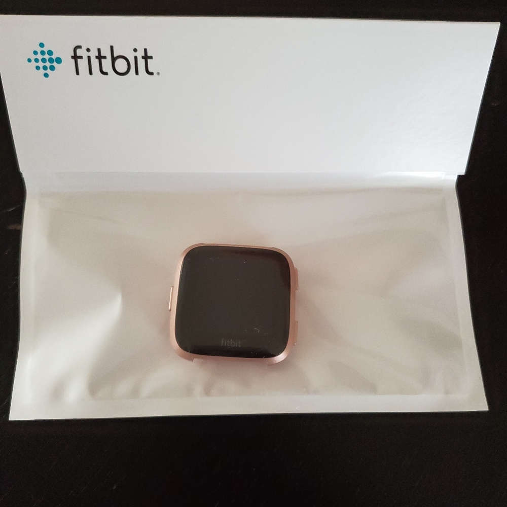 Fitbit Versa Pebble